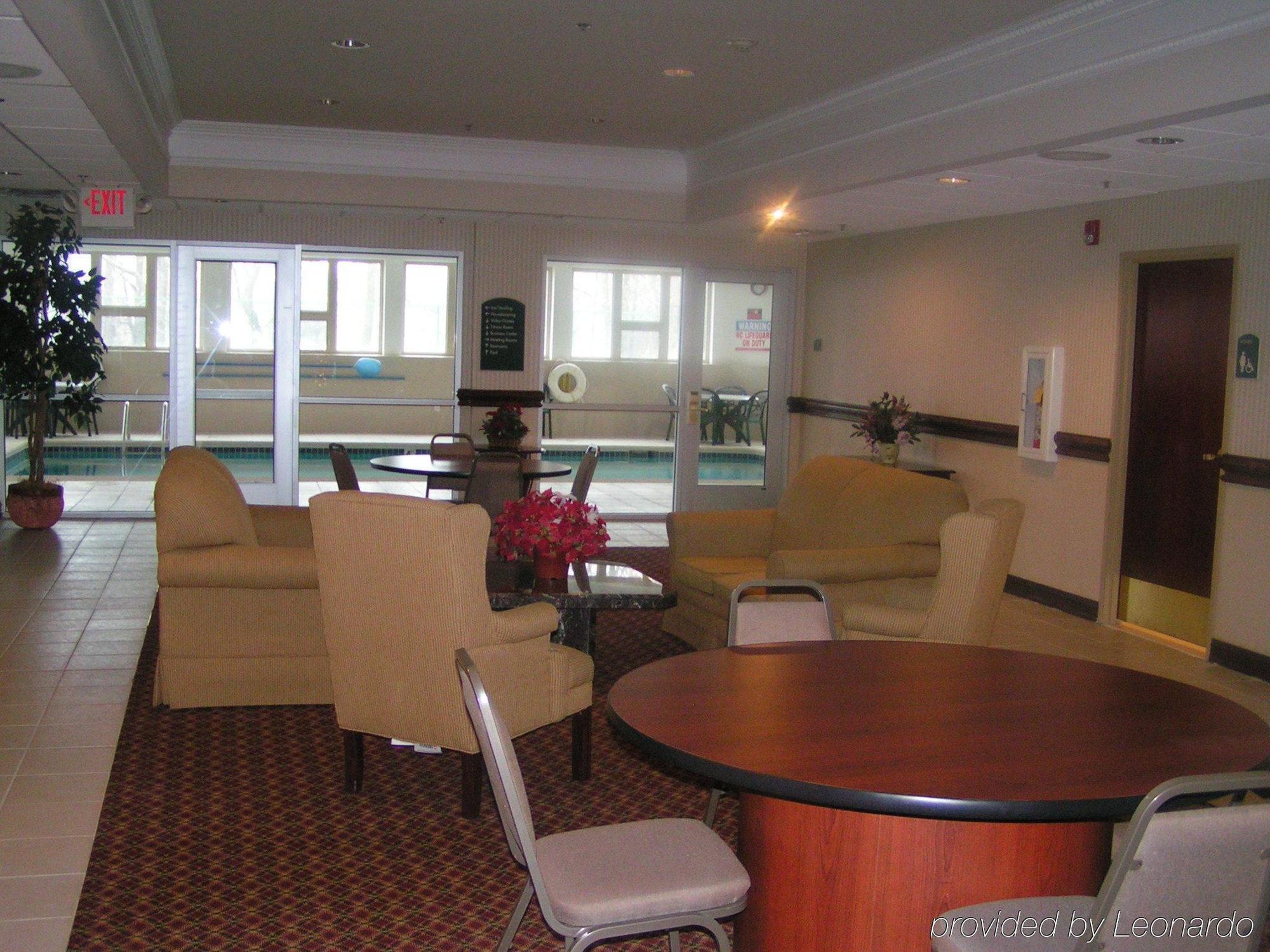 Holiday Inn Express Hotel & Suites Waterford By Ihg Exterior photo